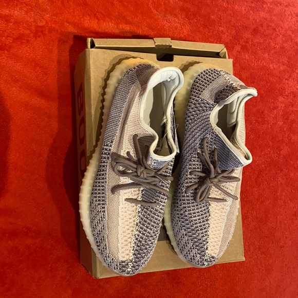 Yeezy boost 350 v2 ash pearl GY7658